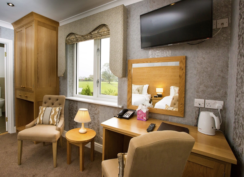 Standard Double Or Twin Room, Ensuite photo 2