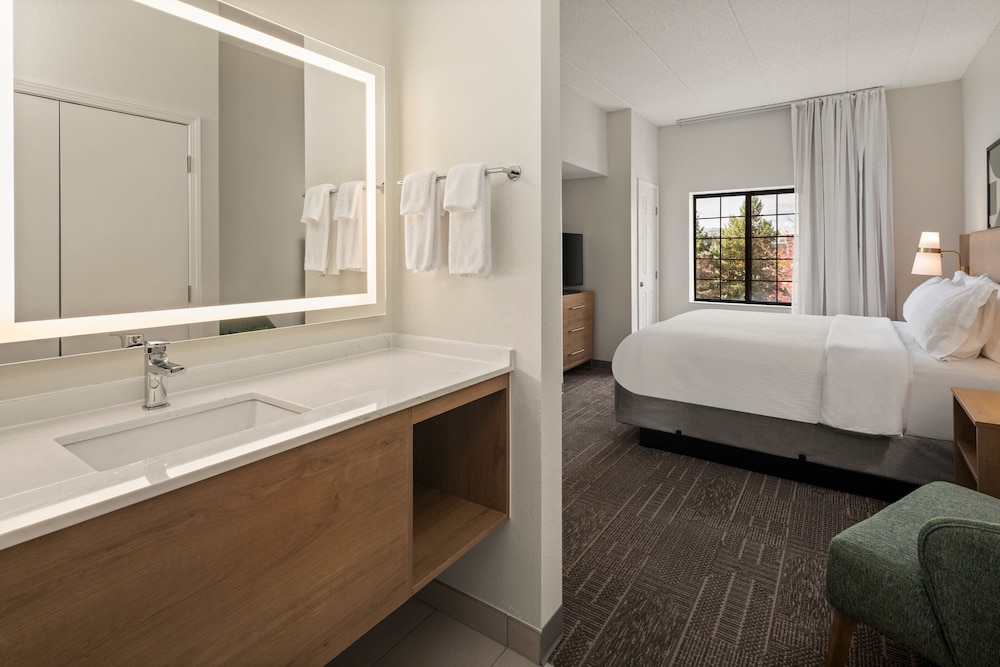 Suite, 1 Bedroom - Photo 5