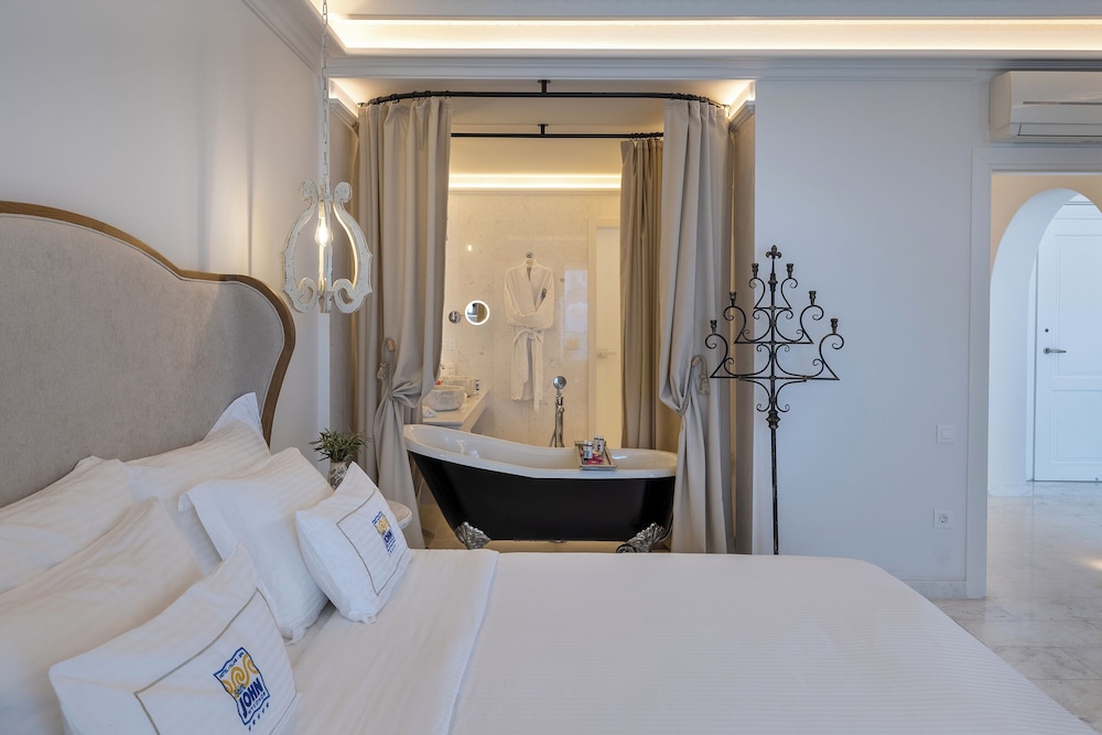 Signature Junior Suite with Sea View - Photo 6