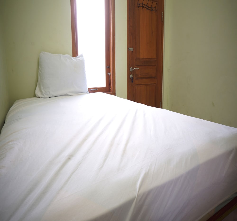 Basic Single Room photo 3