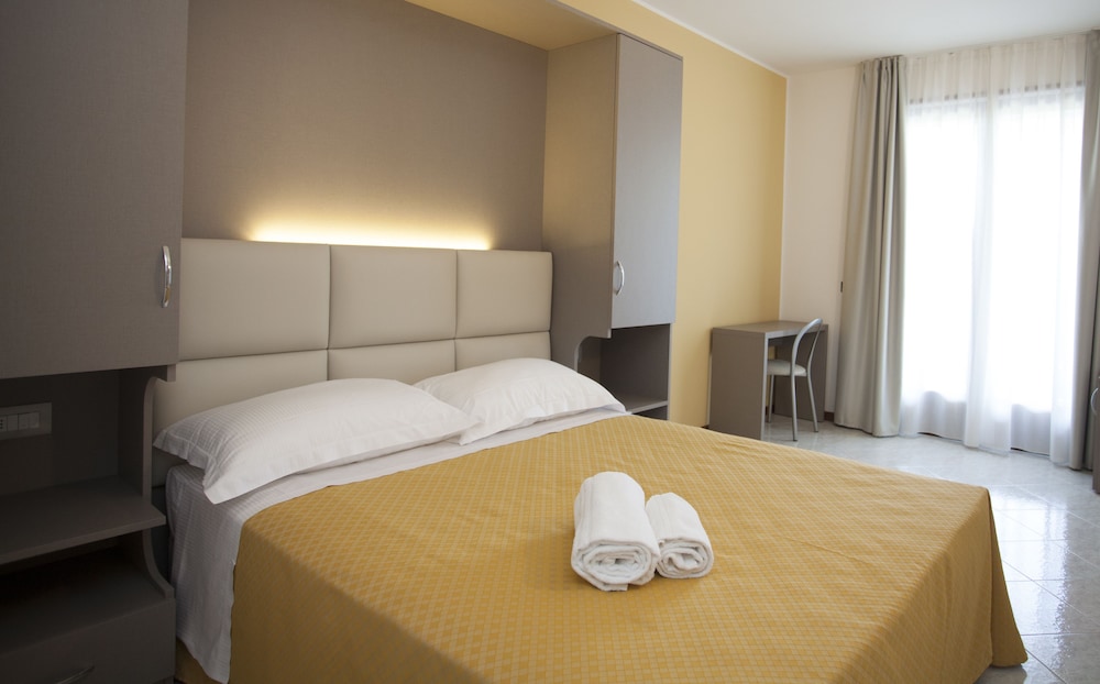 Double Room (Small)