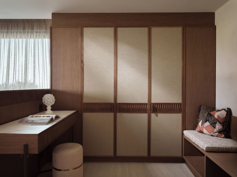 Deluxe Junior Suite Sea View thumbnail 5