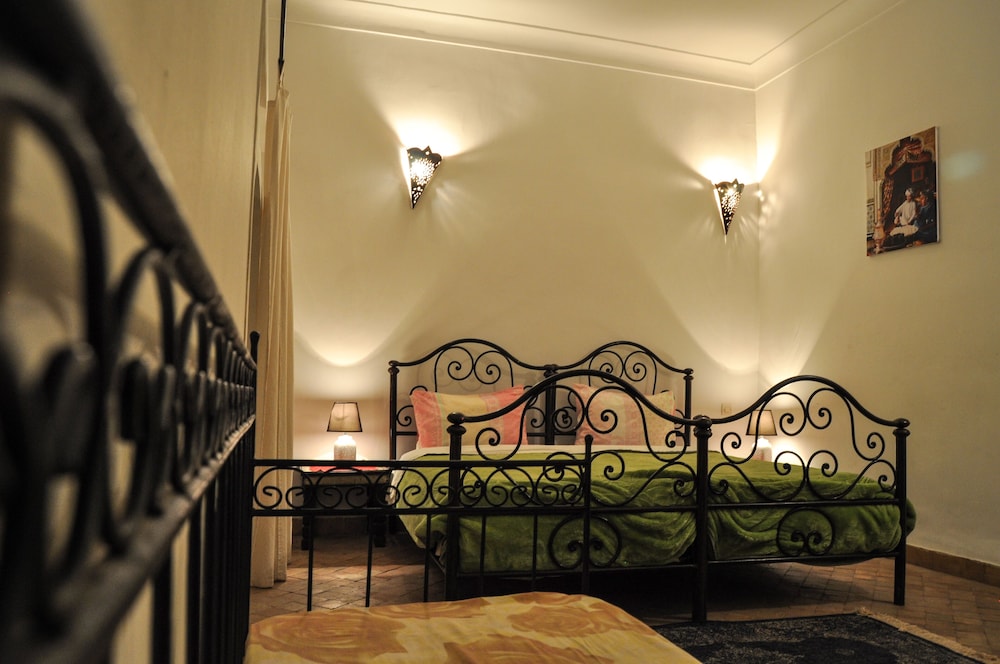 Basic Double or Twin Room - Photo 2