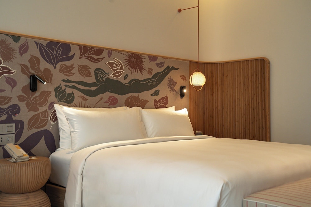 Standard Room, 1 King Bed (ADA)