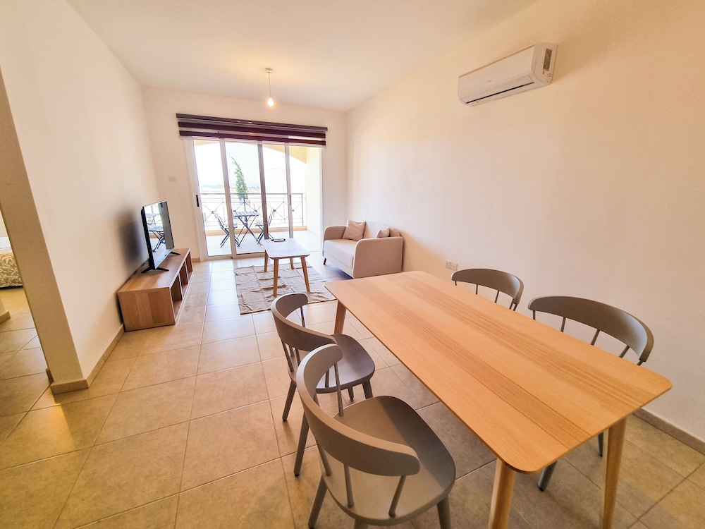Basic Apartment photo 3