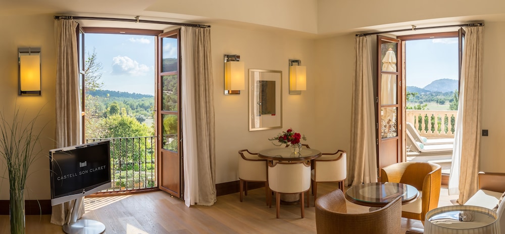 Suite, Tower