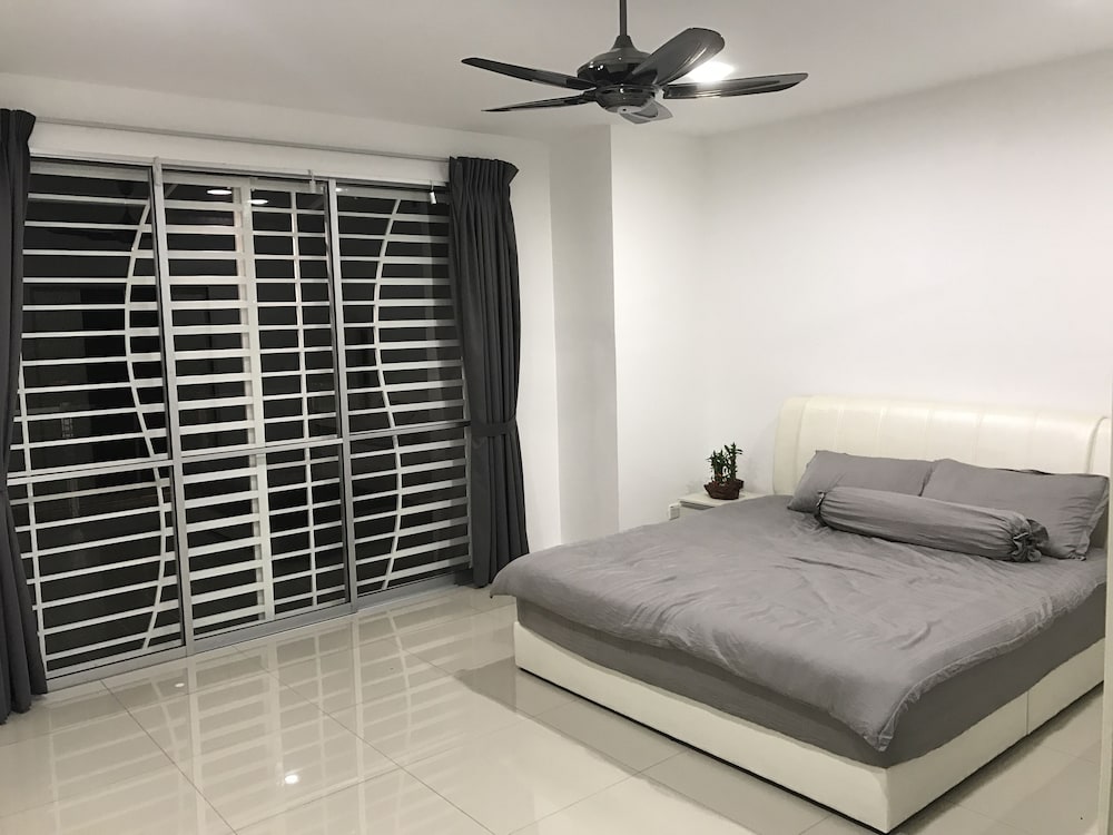 Family House, 4 Bedrooms photo 1