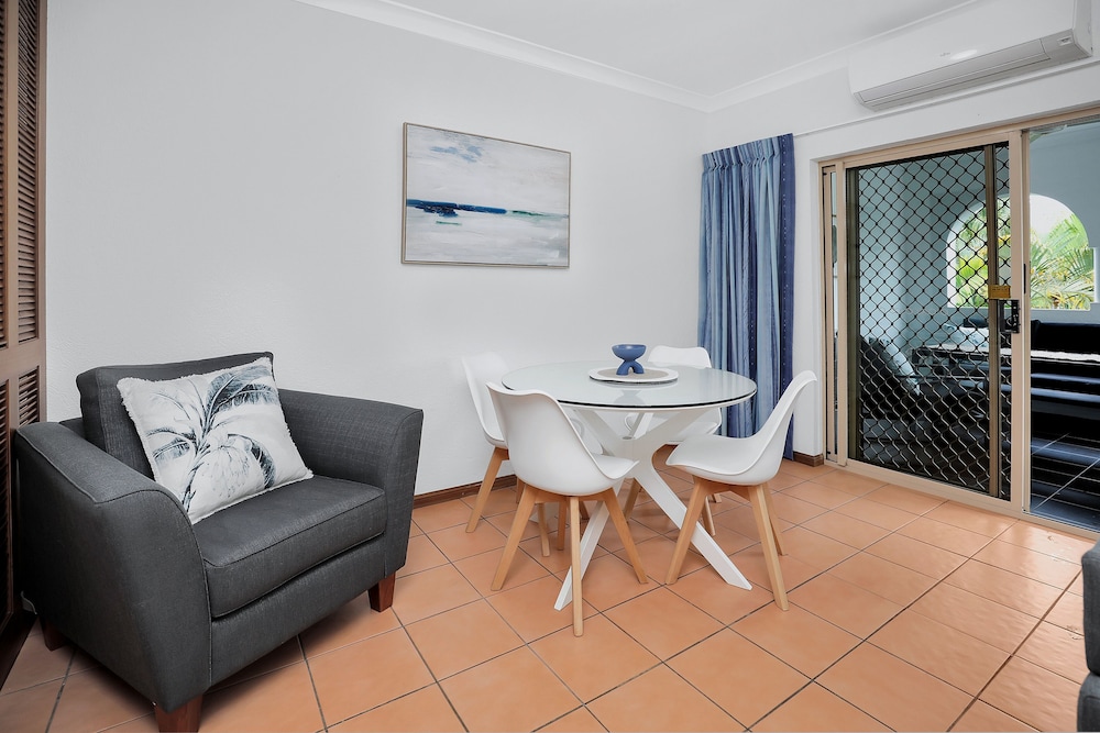 City Apartment photo 2