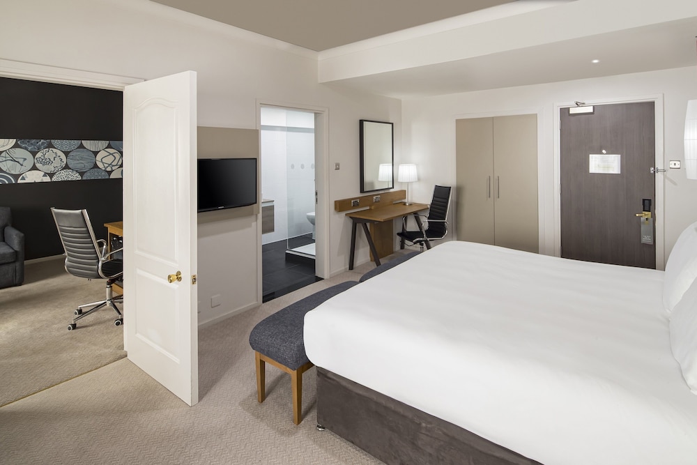 Suite, 1 Bedroom, Club Lounge Access (Lounge Access) - Photo 4