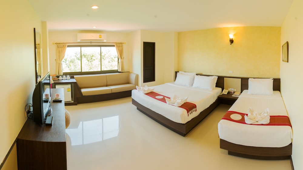 Family Room - Photo 7