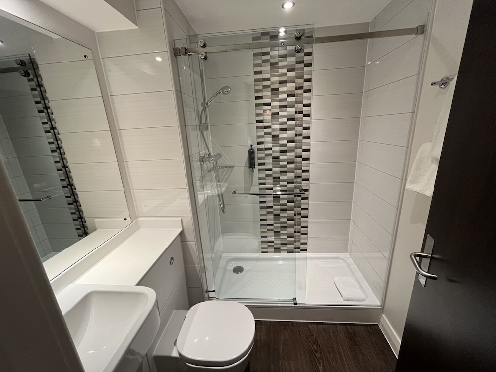 Superior Triple Room, Ensuite photo 3
