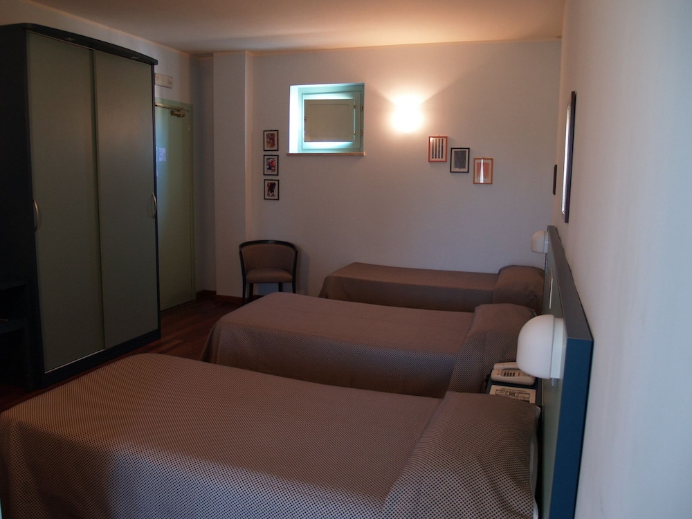 Double Room with Extra Bed photo 1