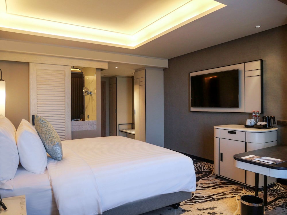Deluxe Double Room, 1 Double Bed, City View - Photo 2