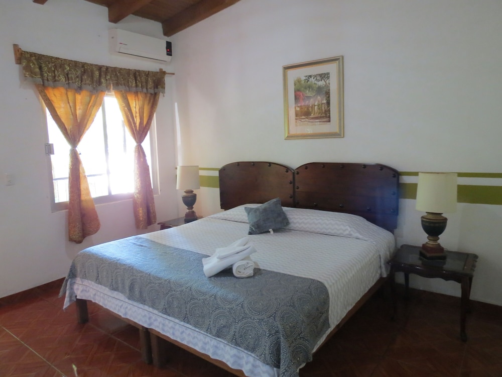 Standard Double Room, 1 King Bed - Photo 6
