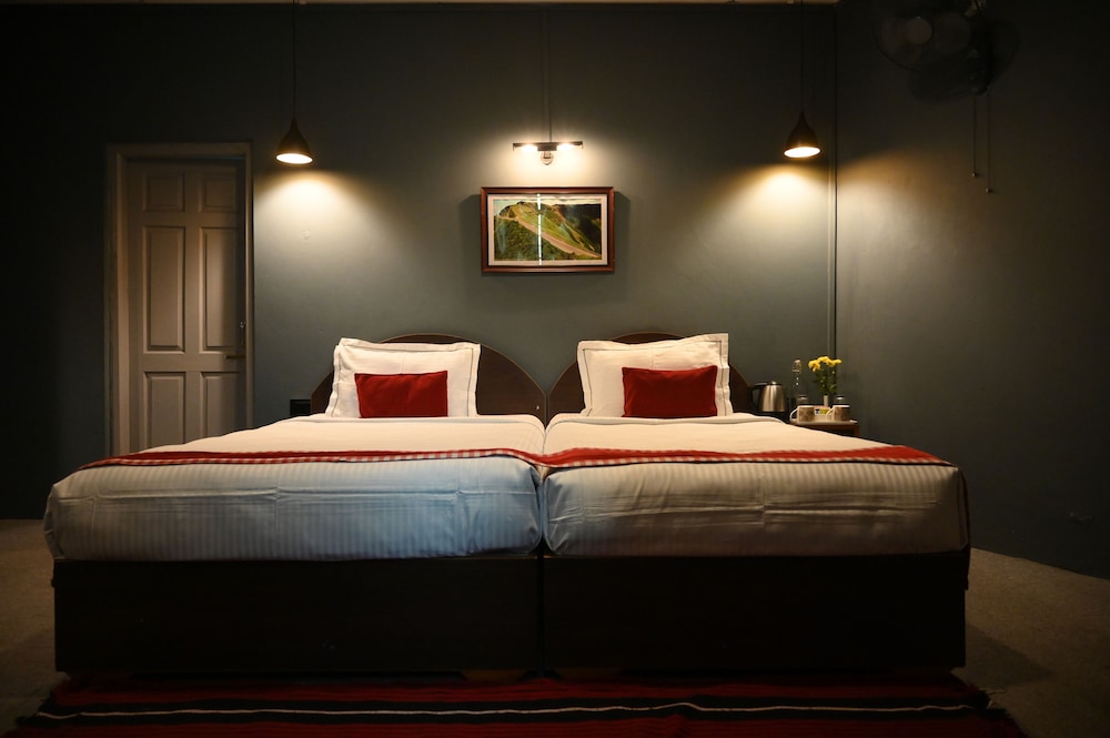 Premium Farmhouse Cottage photo 3