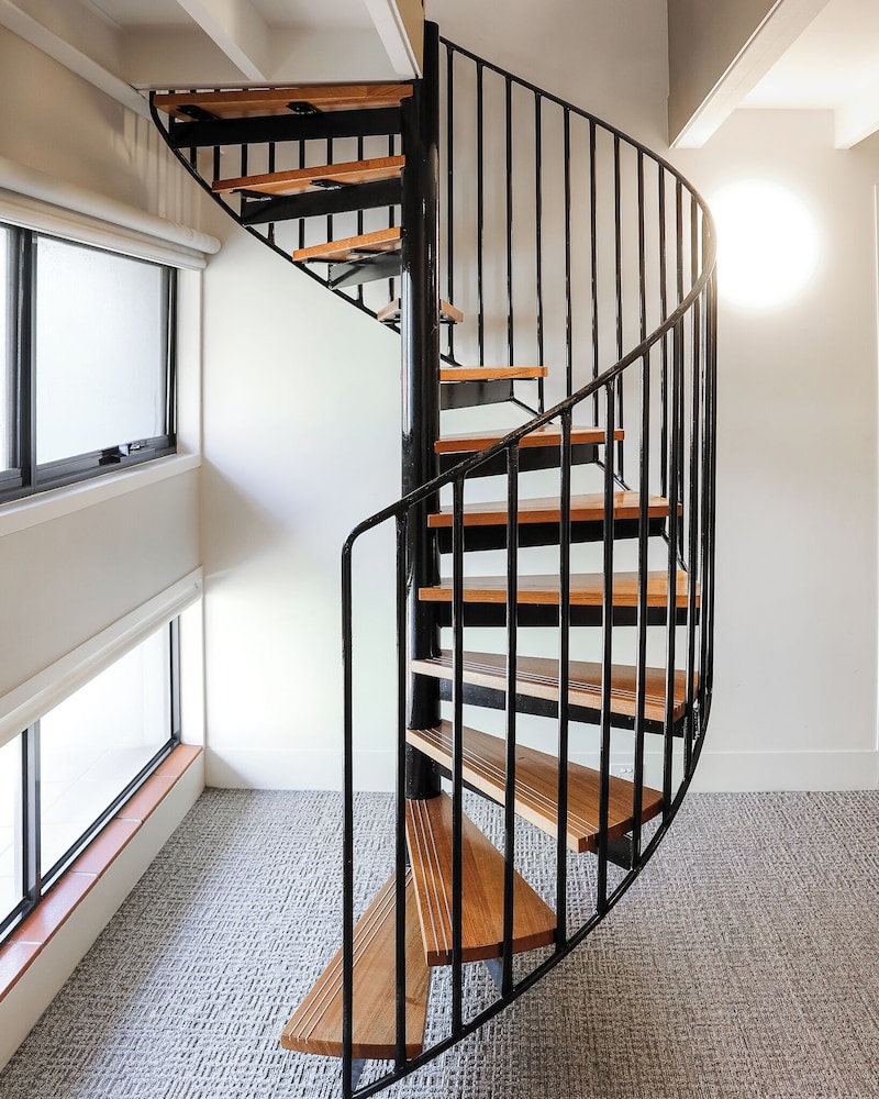 2 Bedroom Mezzanine Apartment - Photo 3