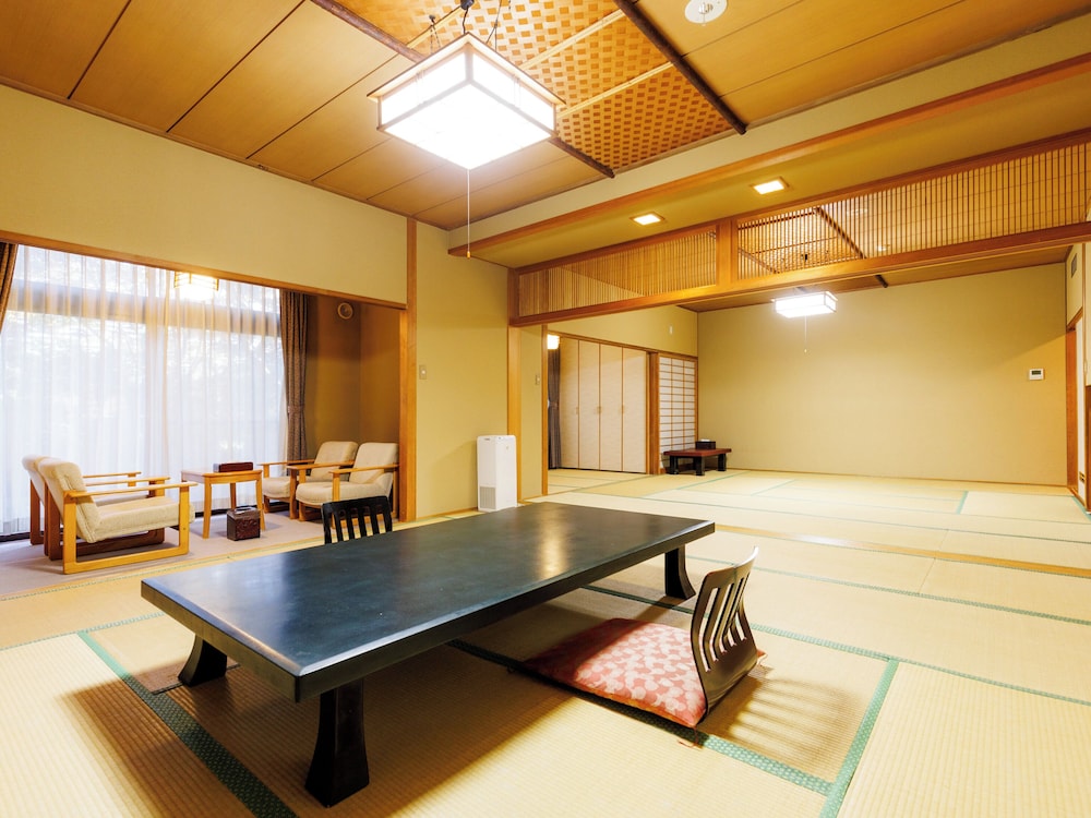 Japanese Room 25 Tatami Non-Smoking (South)
