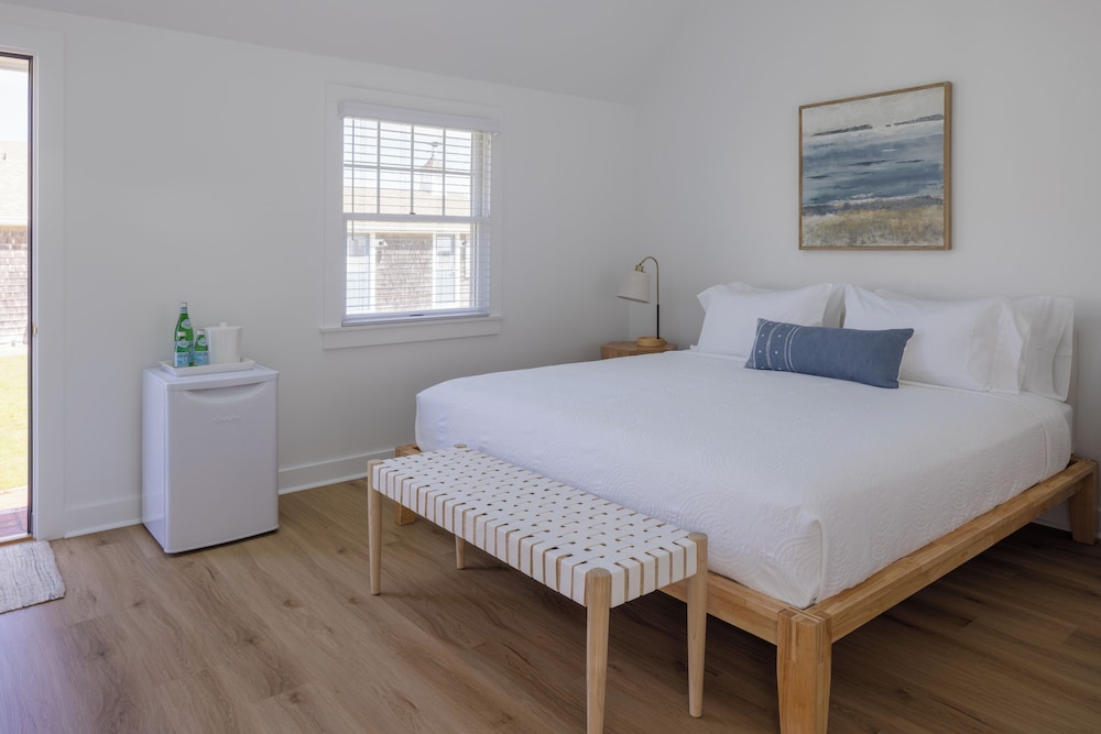 Superior Double Room, 1 King Bed, Courtyard View, Ground Floor photo 2