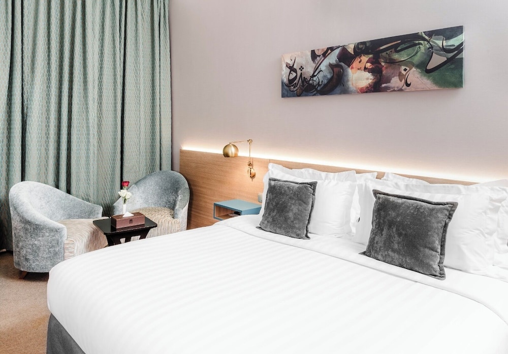 Family Suite, 1 King Bed photo 2