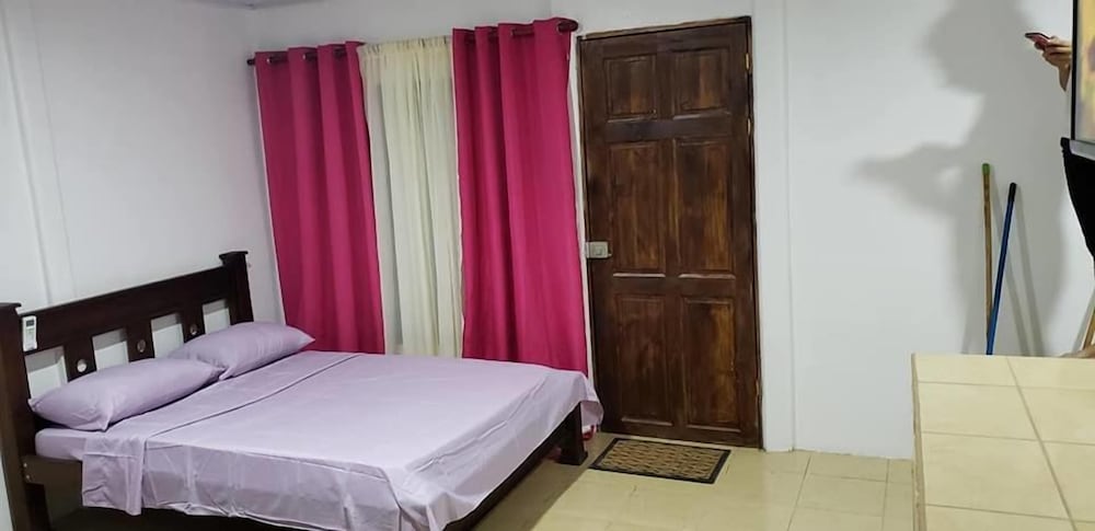 Double Room, 1 Queen Bed photo 1