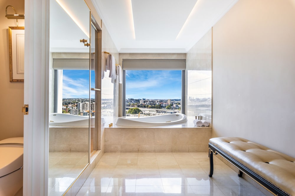 Stamford Suite - Photo 17