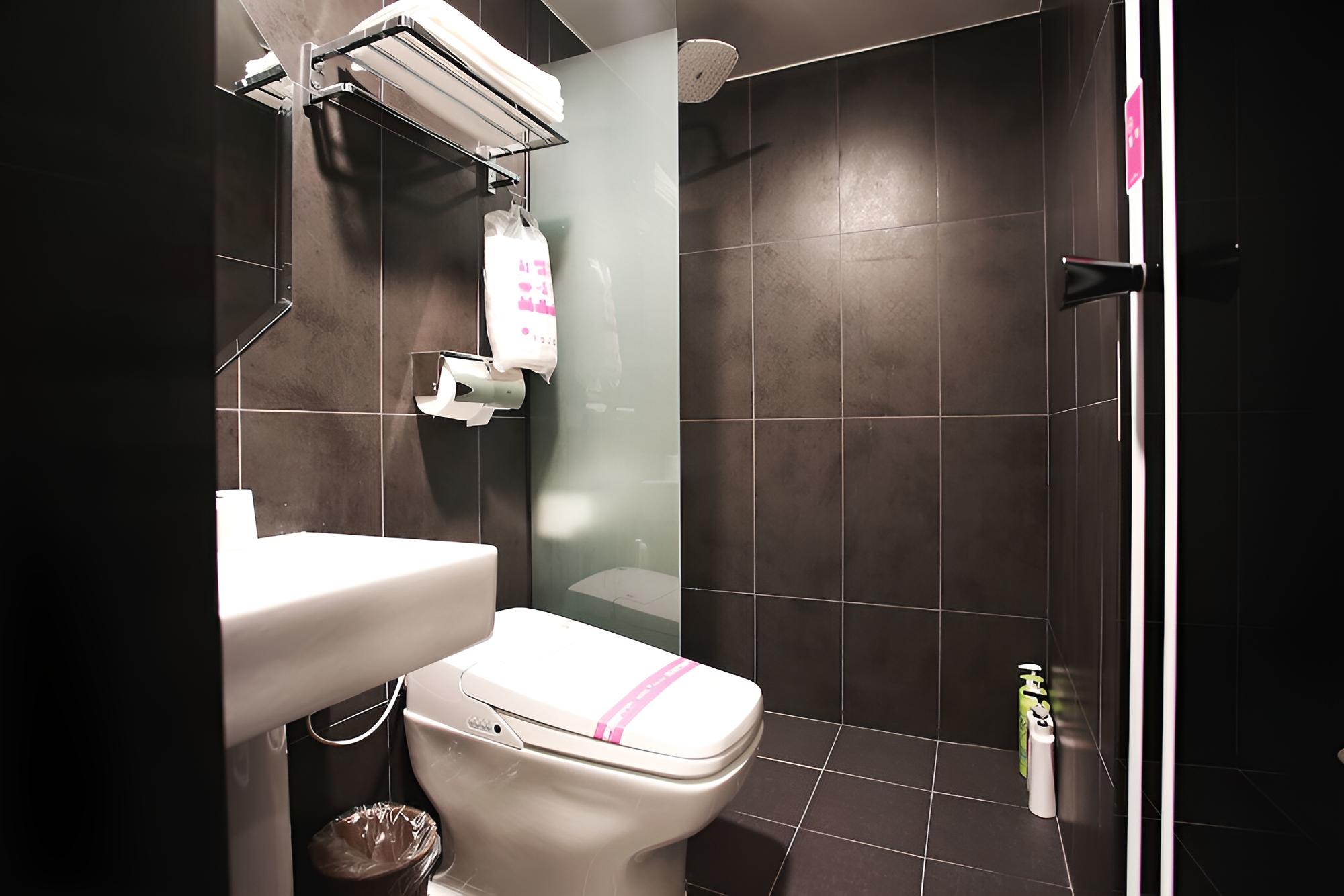 Room (Standard room) - Photo 17