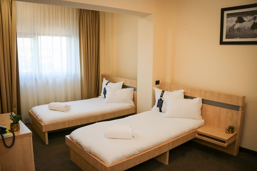 City Twin Room, City View photo 1
