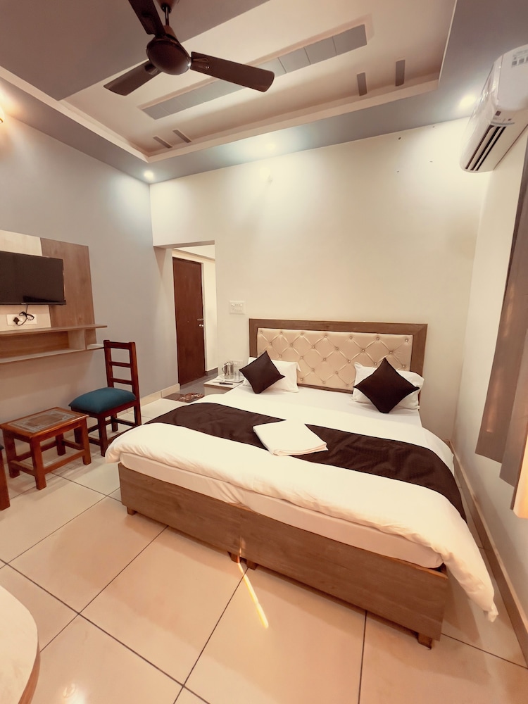 Family Double Room, Balcony, Mountain View photo 1