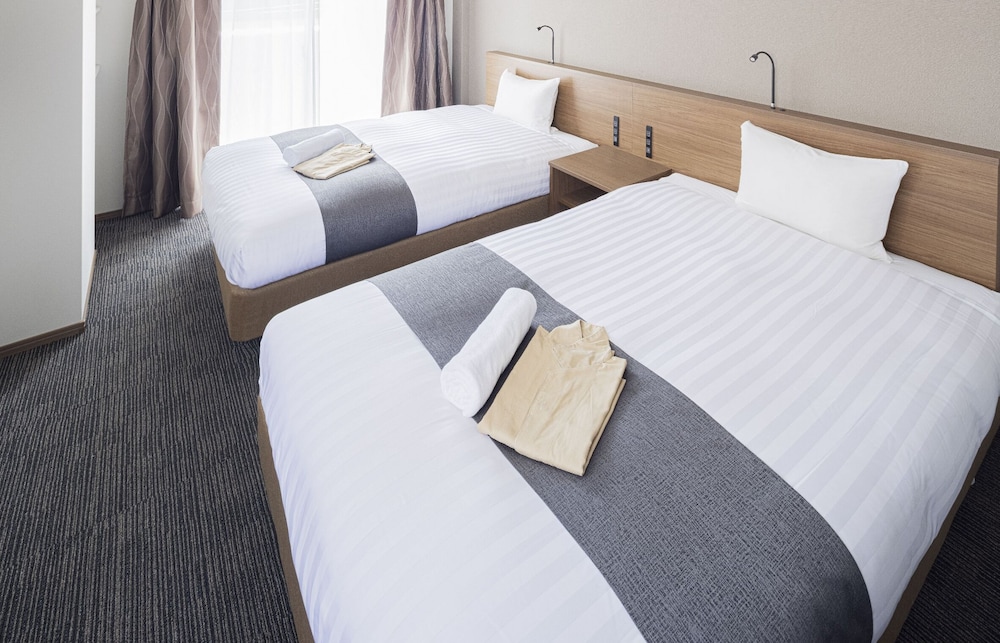 Standard Room, Multiple Beds - Photo 1