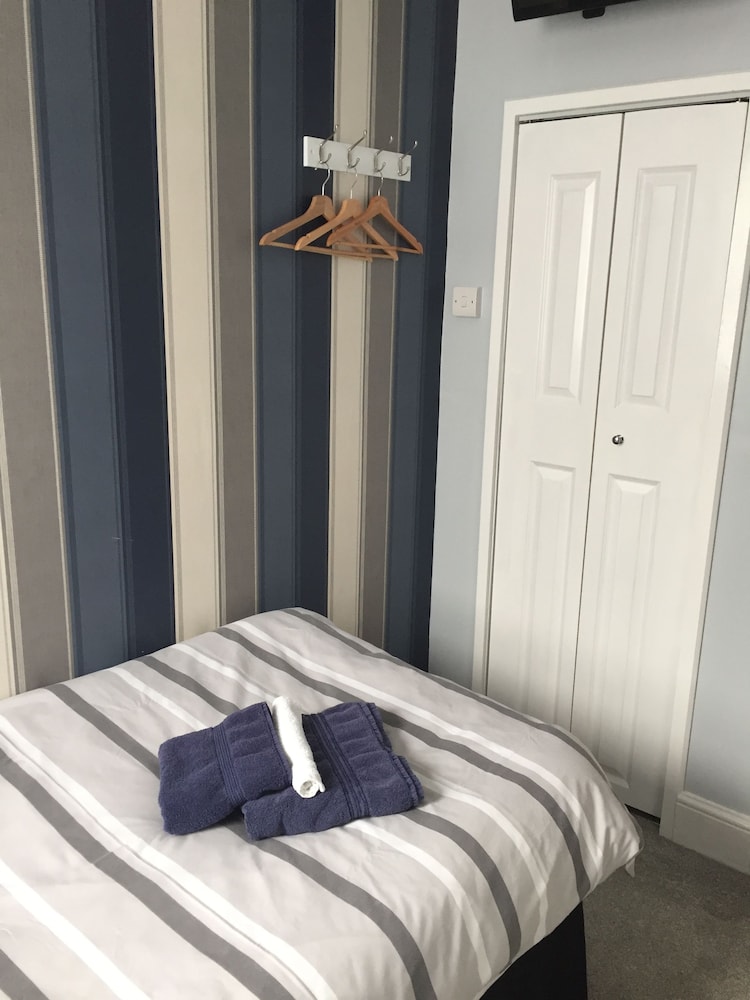 Single Room, Ensuite photo 3