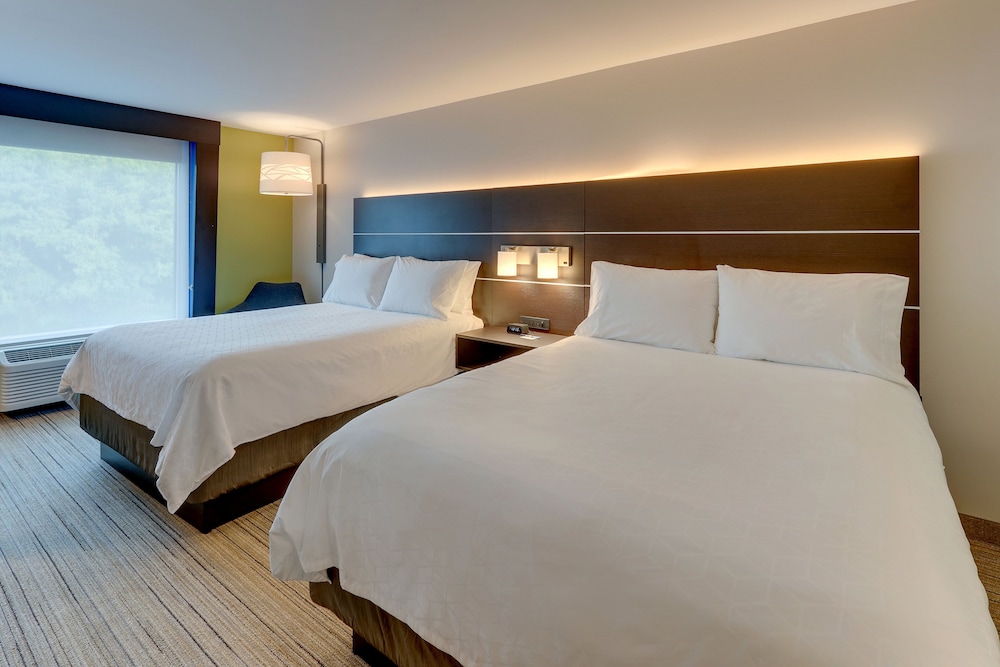 Standard Room, 2 Queen Beds, Accessible (Communication, Accessible Tub) - Photo 2