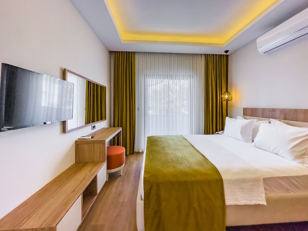 Deluxe Double Room, Balcony,Side Sea View - Photo 10