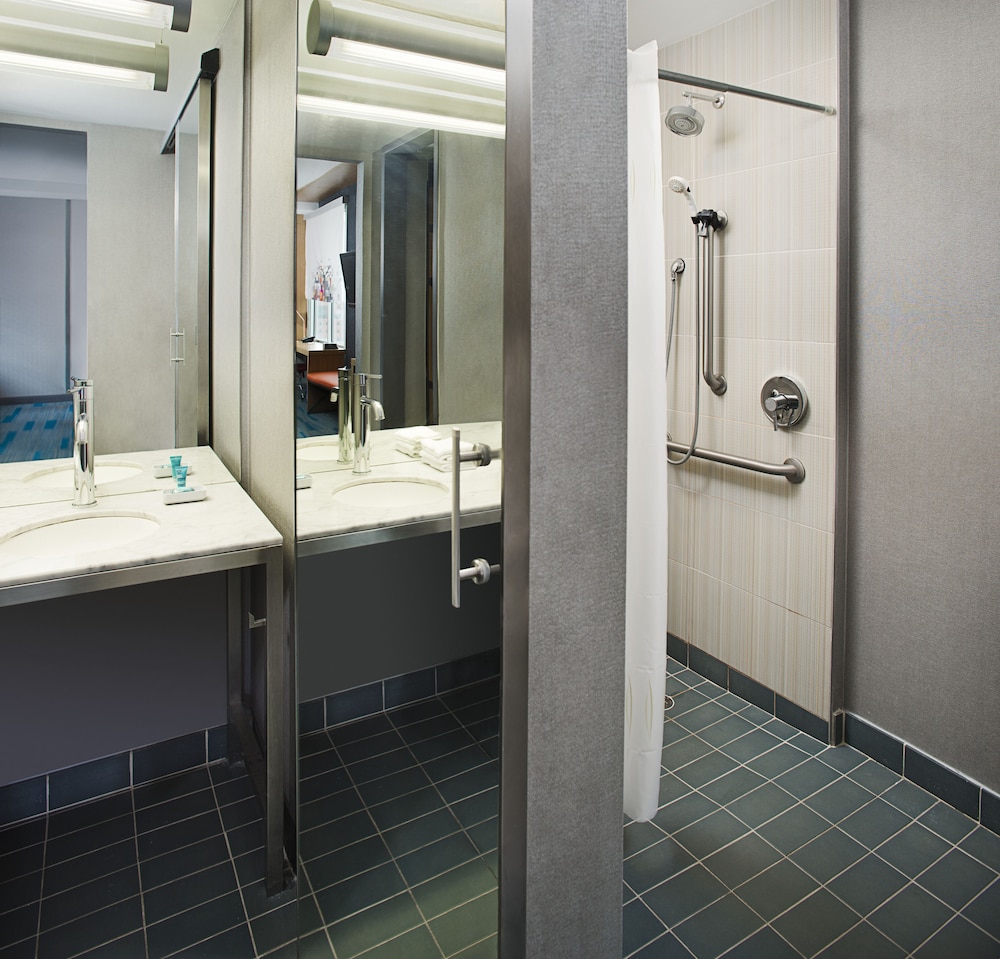 Room, 2 Queen Beds (Mobility Accessible, Tub) - Photo 2