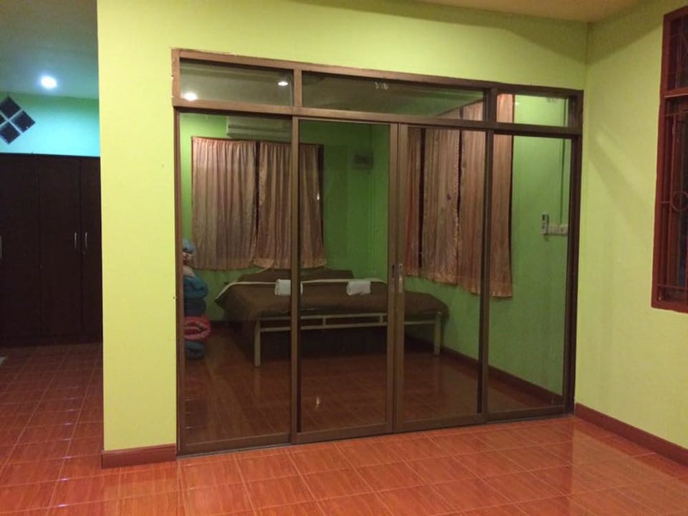 Bungalow For 10 People