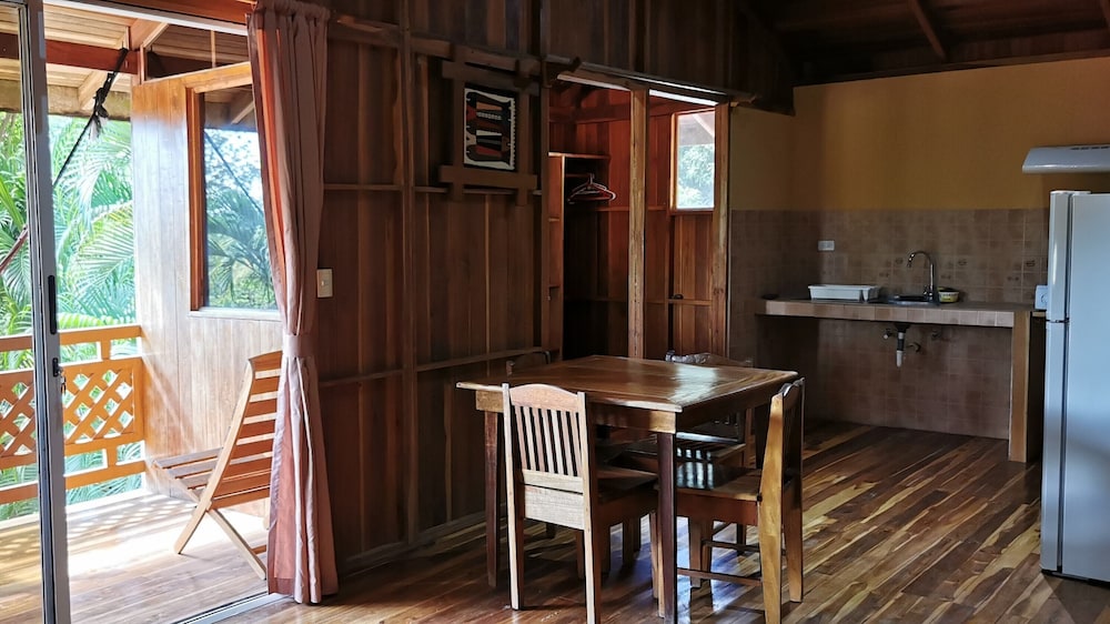 Comfort Studio, Multiple Beds, Kitchen, Pool View
