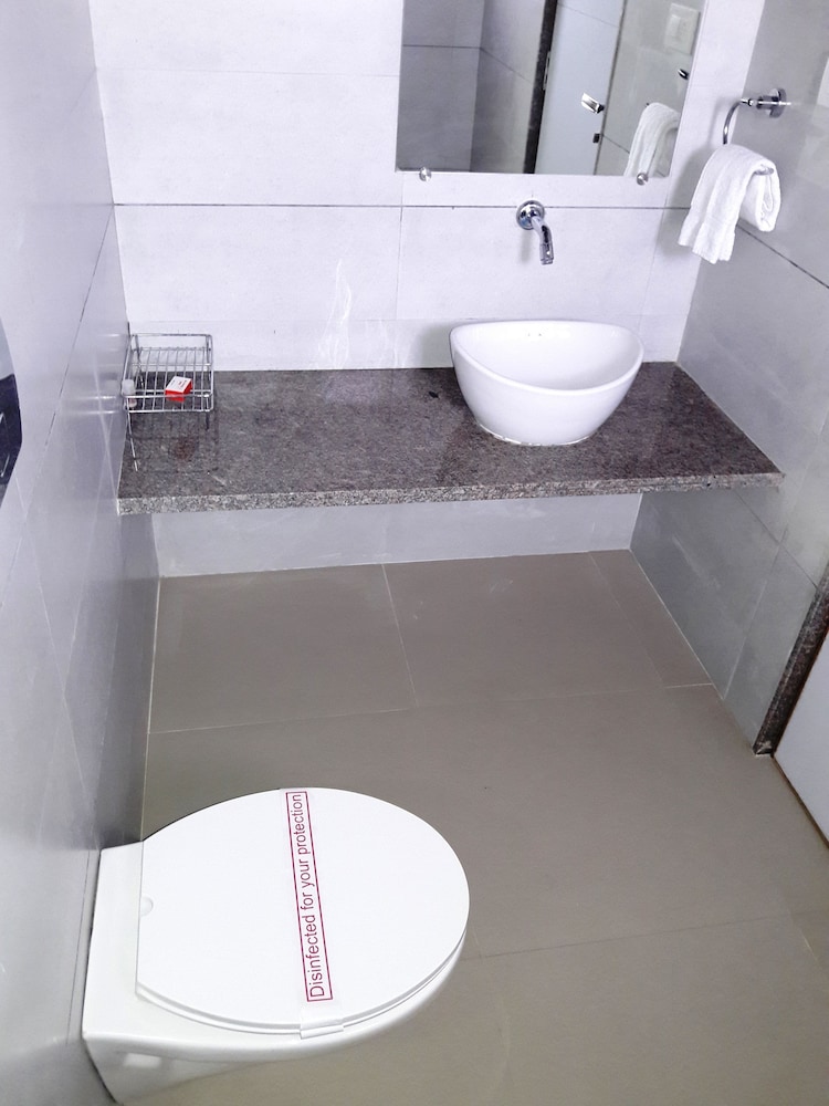 Deluxe Double Room, 1 Double Bed photo 3