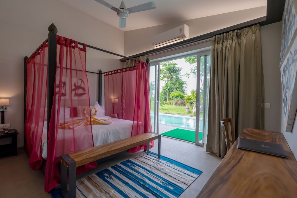Executive Double Room, 1 Bedroom, Non Smoking, Pool Access - Photo 9