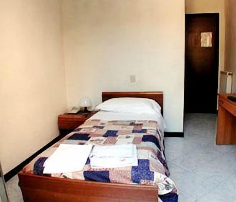 Single Room photo 3