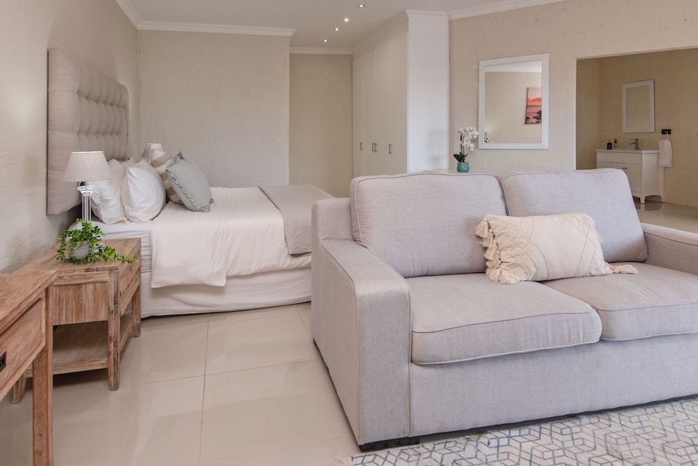 Sunrise Suite - Photo 5