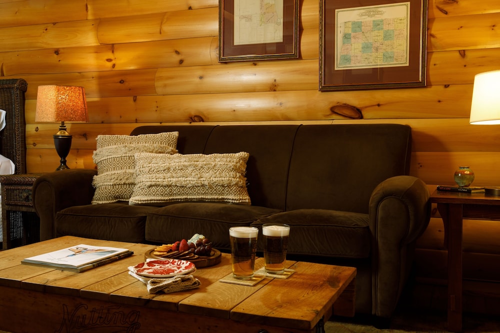 Log Cabin Suite photo 1
