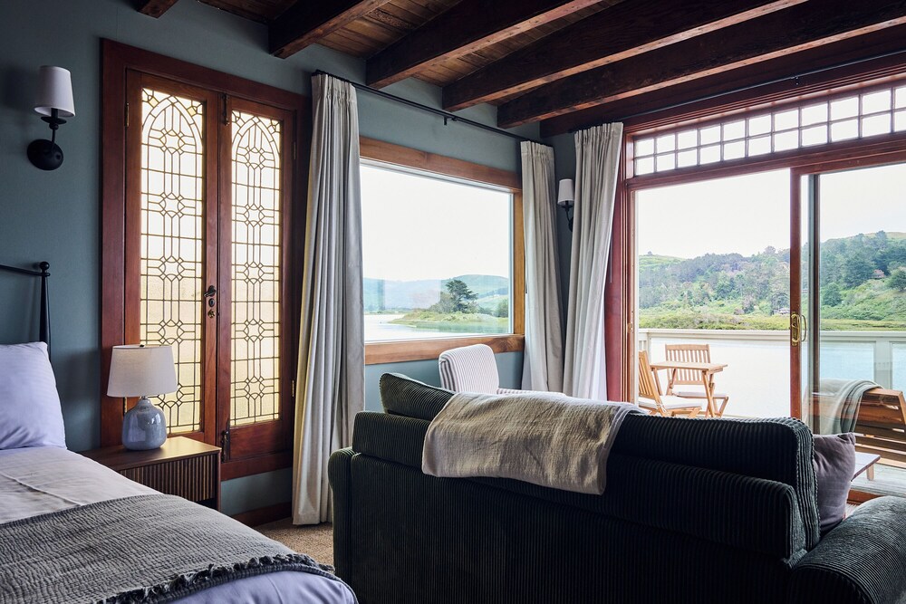 Deluxe Suite, Balcony, River View photo 2