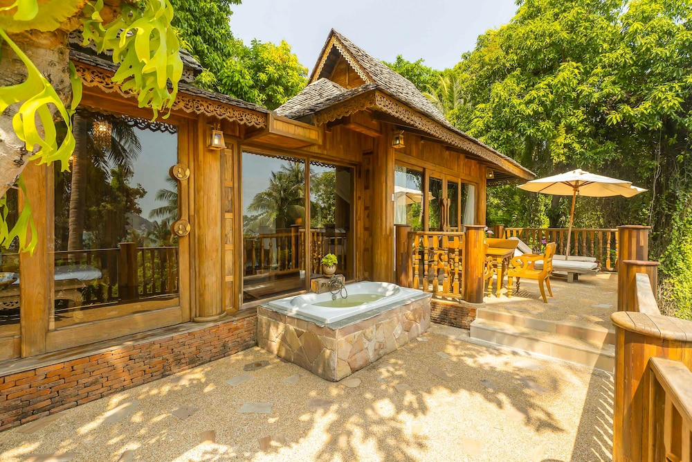 Grand Villa - Outdoor Shower