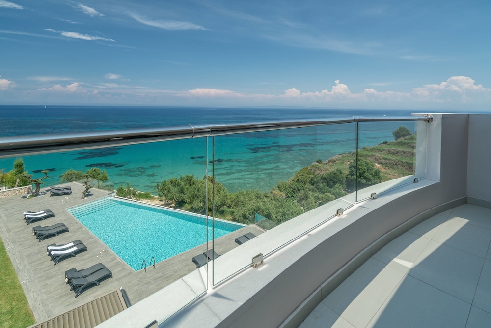 Superior Suite, Sea View (For 2) - Photo 3