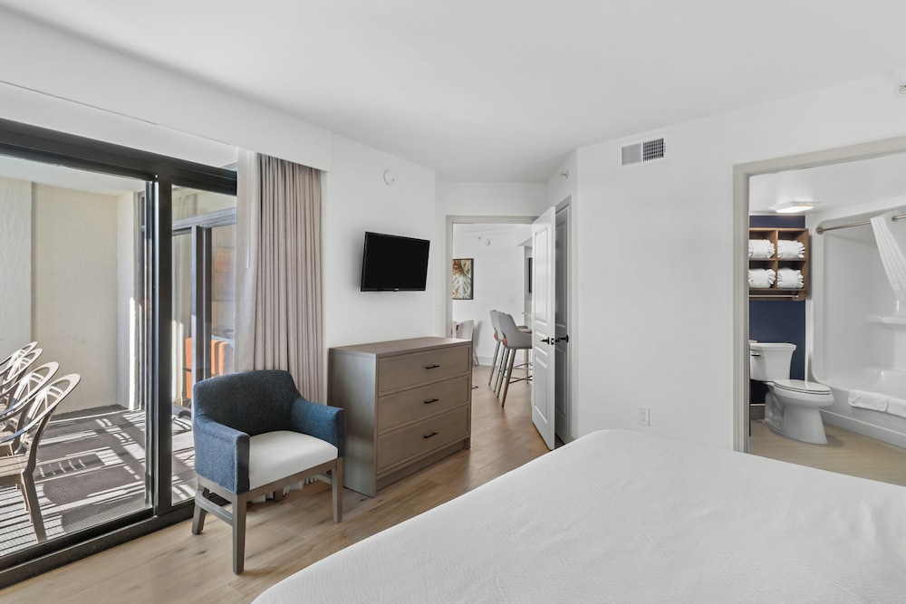 South Tower Angle Ocean View Deluxe Two Bedroom Condo - Photo 2