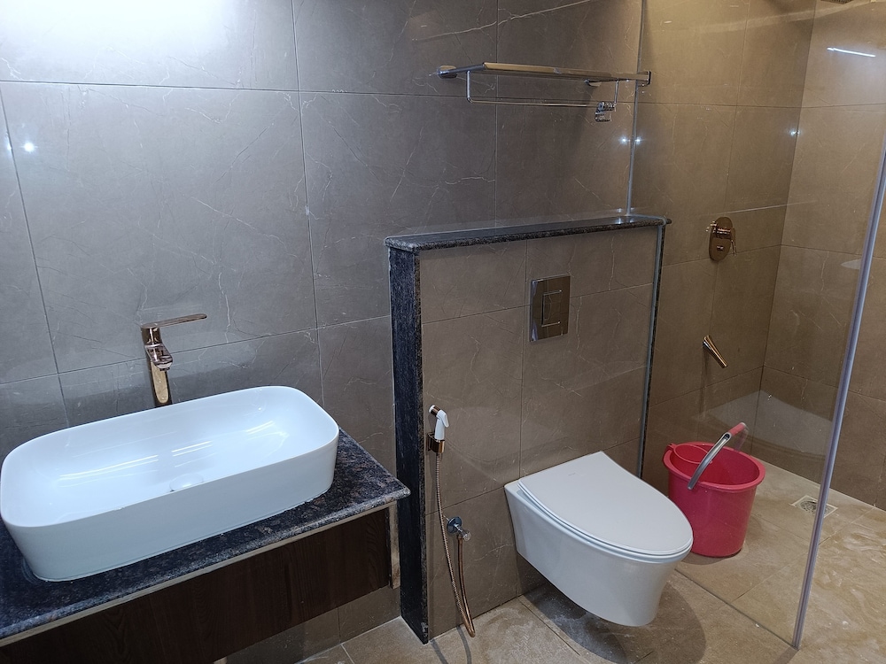 Luxury Suite photo 2