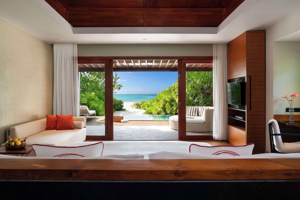 Family Beach Pool Villa - Photo 3