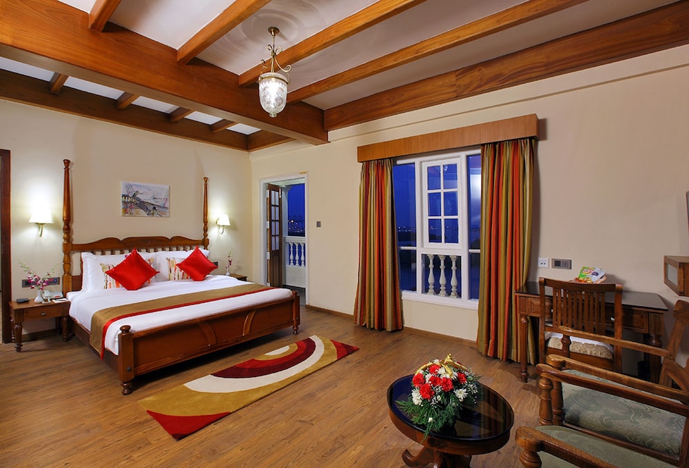 Premium Double Room, 1 King Bed, Sea View, Lakeside photo 3