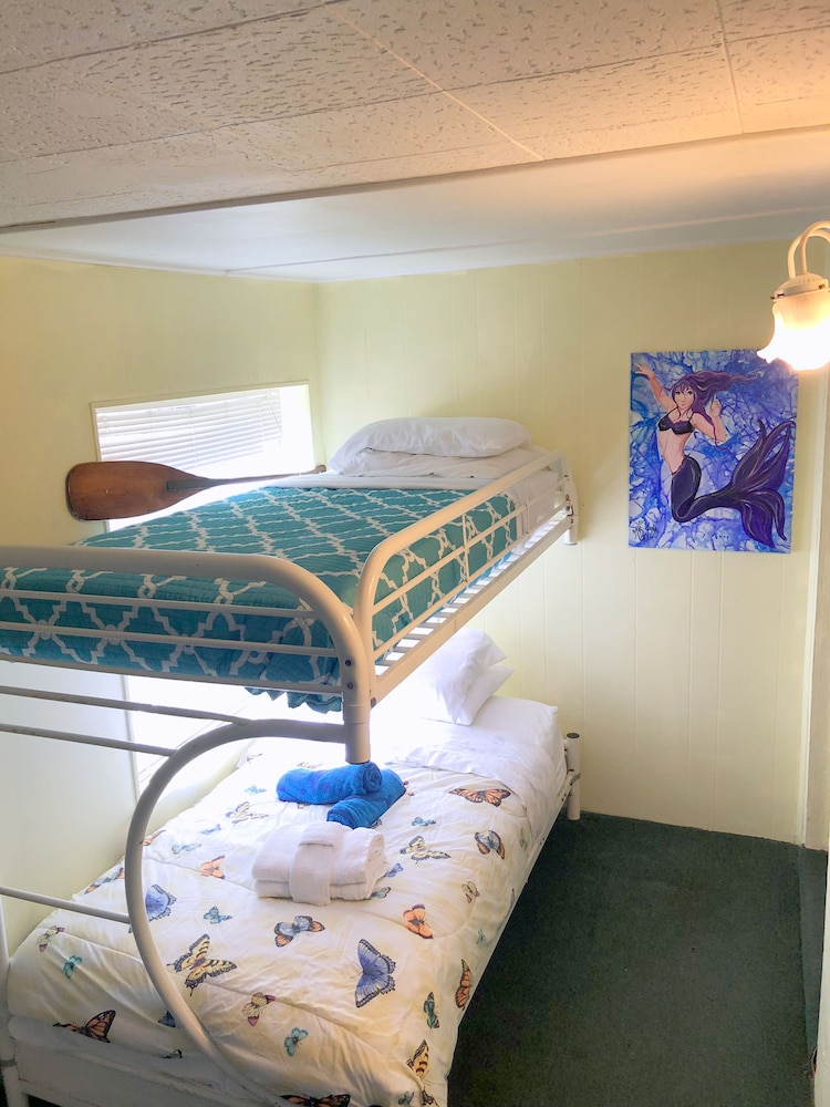 Basic Duplex, Kitchenette, Beachside photo 3