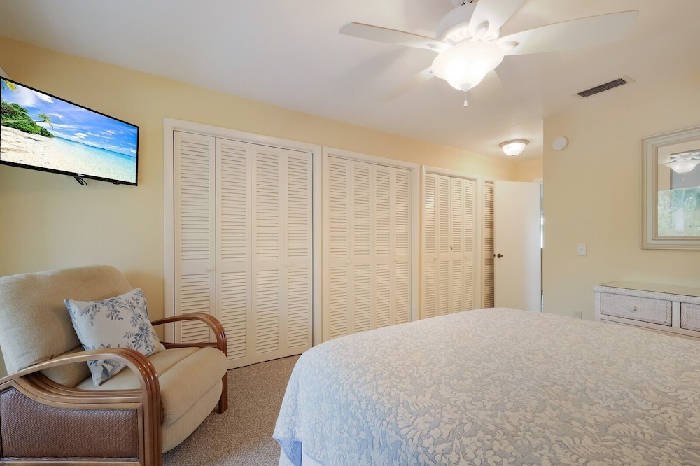 Condo, 2 Bedrooms photo 2