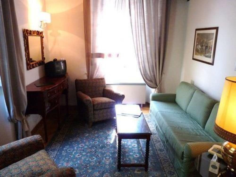 Family Triple Room photo 2